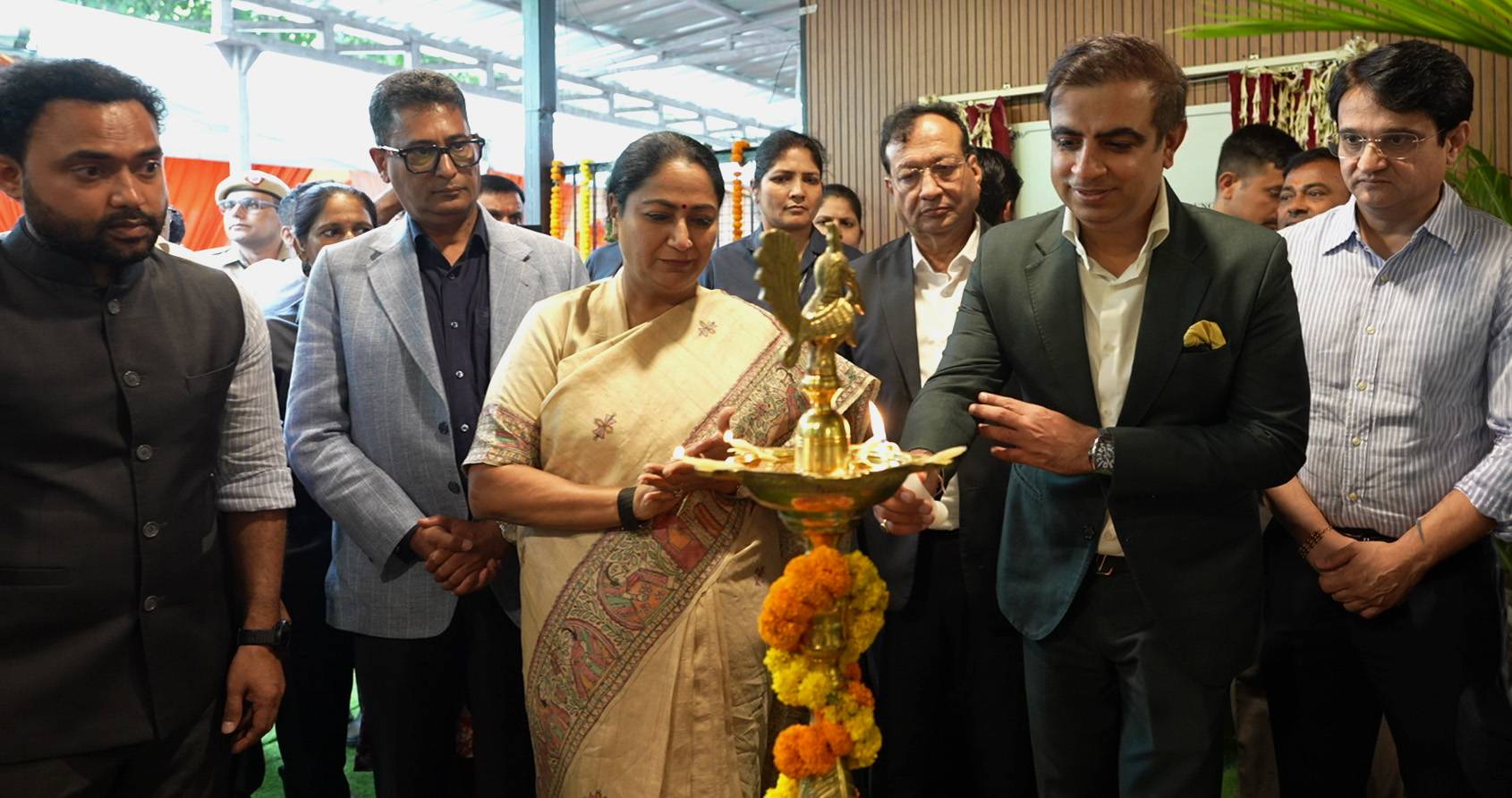 Hon’ble Delhi Chief Minister Smt. Rekha Gupta inaugurates Citizen Lounge cum New Age Learning Centre developed by Elan Foundation at DM Office, New Delhi