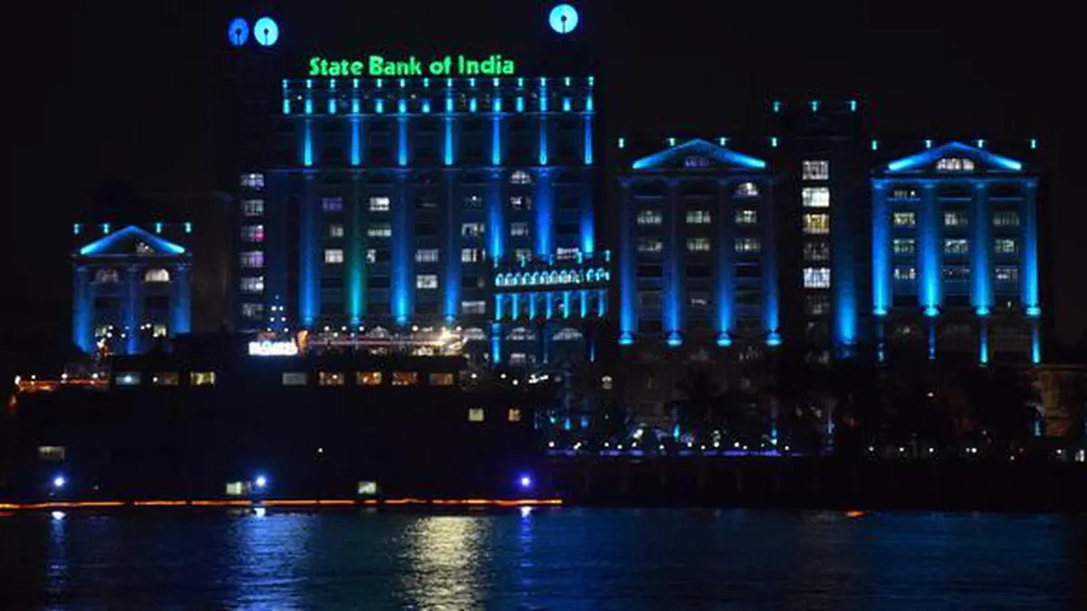 Banks Raise Home Loan Rates: SBI & Union Bank Increase Spreads to Protect Profit Margins Amid Rate Cuts