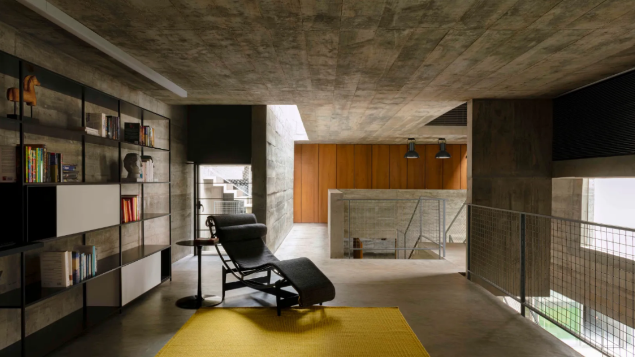 A Vastu-Compliant Chennai Residence Where Concrete, Light, and Courtyards Intersect