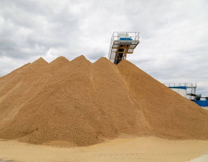 Builders Seek Seamless Access to M Sand as Maharashtra Finalizes SOP for River Sand Alternative