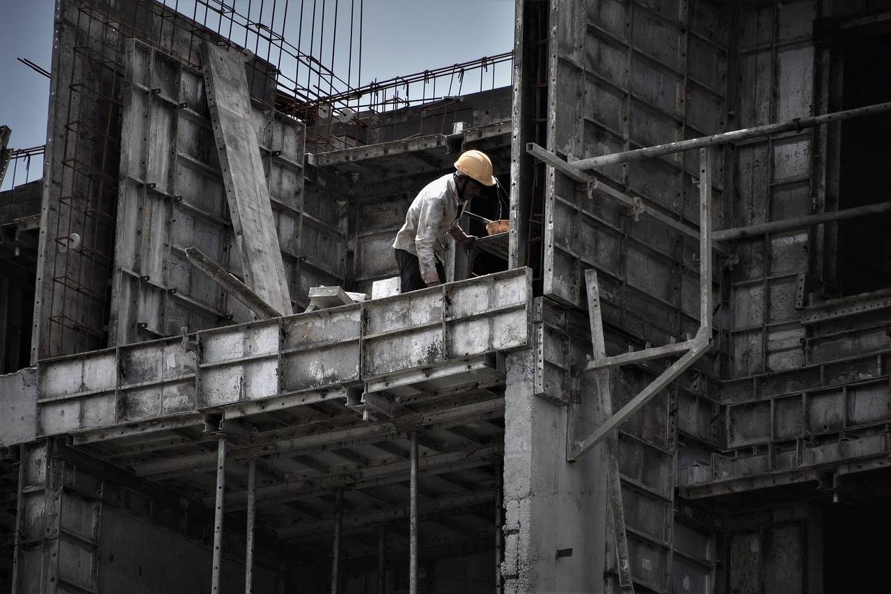 Mumbai Developers Line Up ₹18,000 Cr Redevelopment Projects Amid Slower Sales