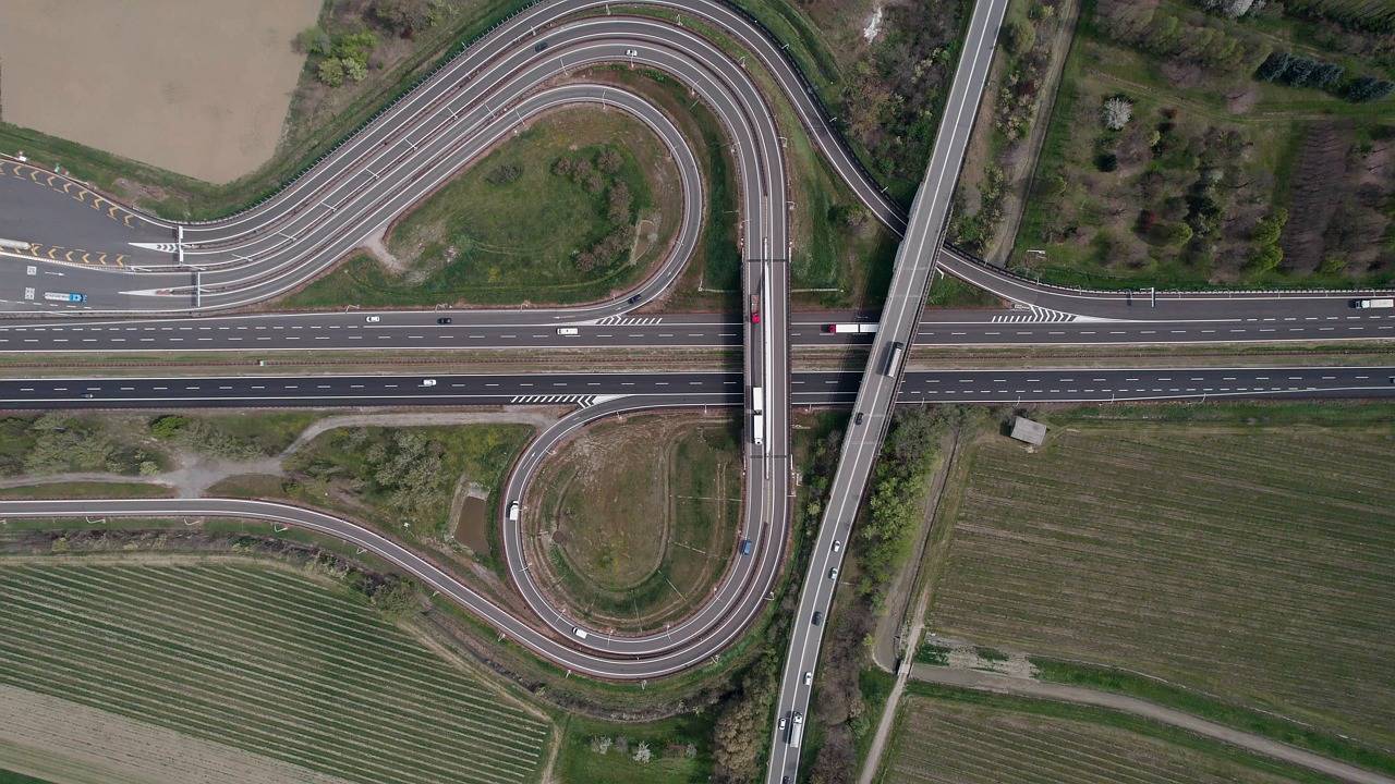 Noida Expressway: Emerging as a Key Luxury Housing Corridor in NCR