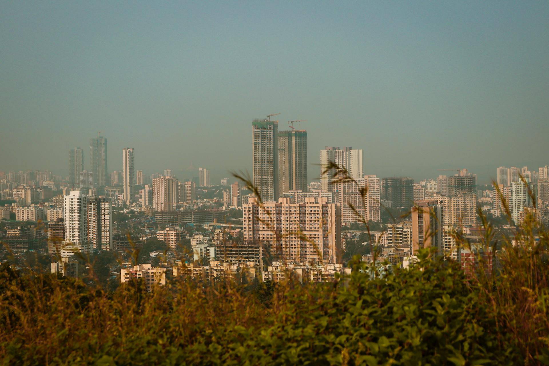 Pune Housing Sales Fall 8% in 2025 as Ticket Sizes Surge 76%: Gera Report