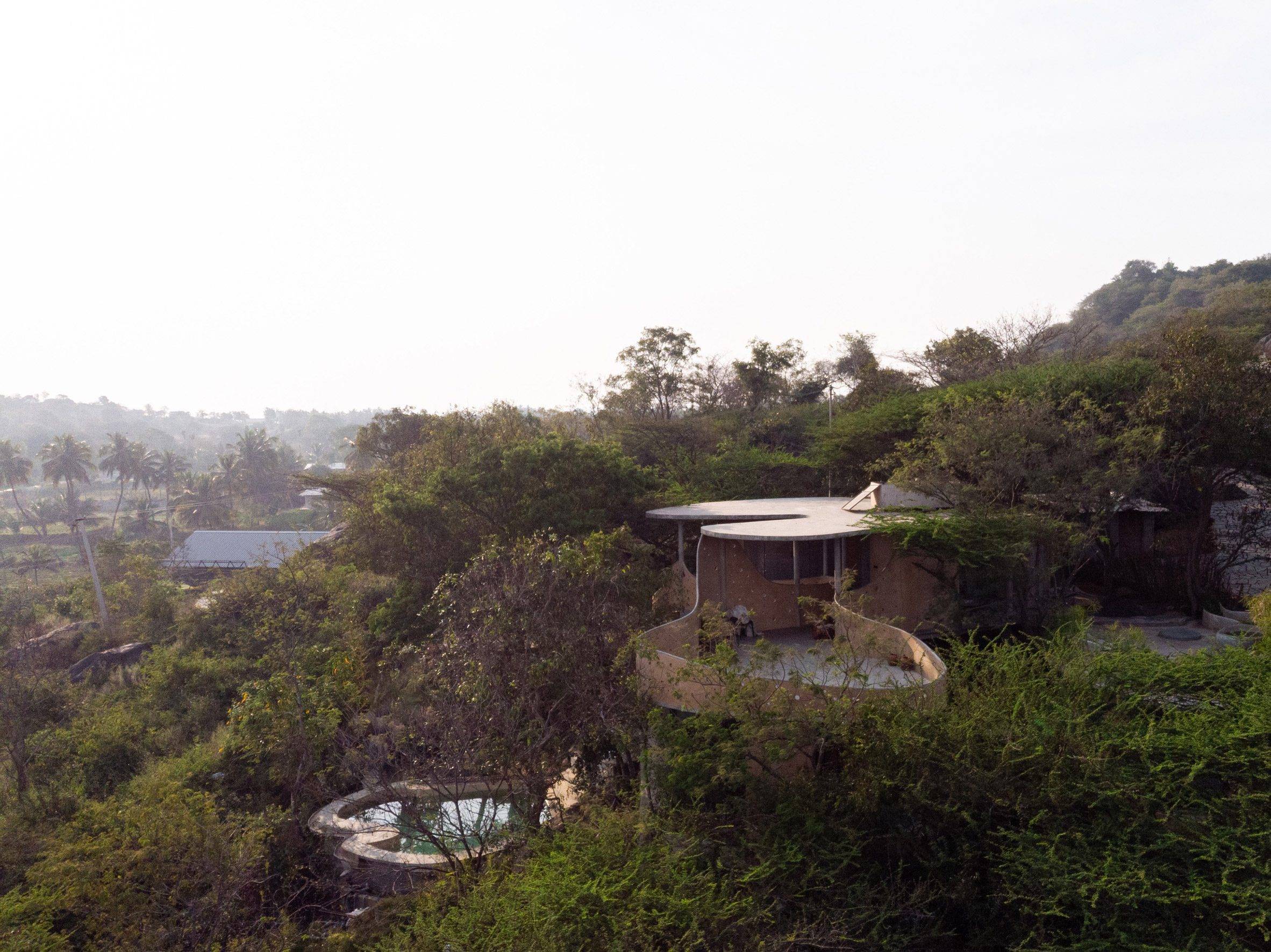 Winterfell House by Prithvi Architects Prioritizes Terrain and Trees in Rural Tamil Nadu